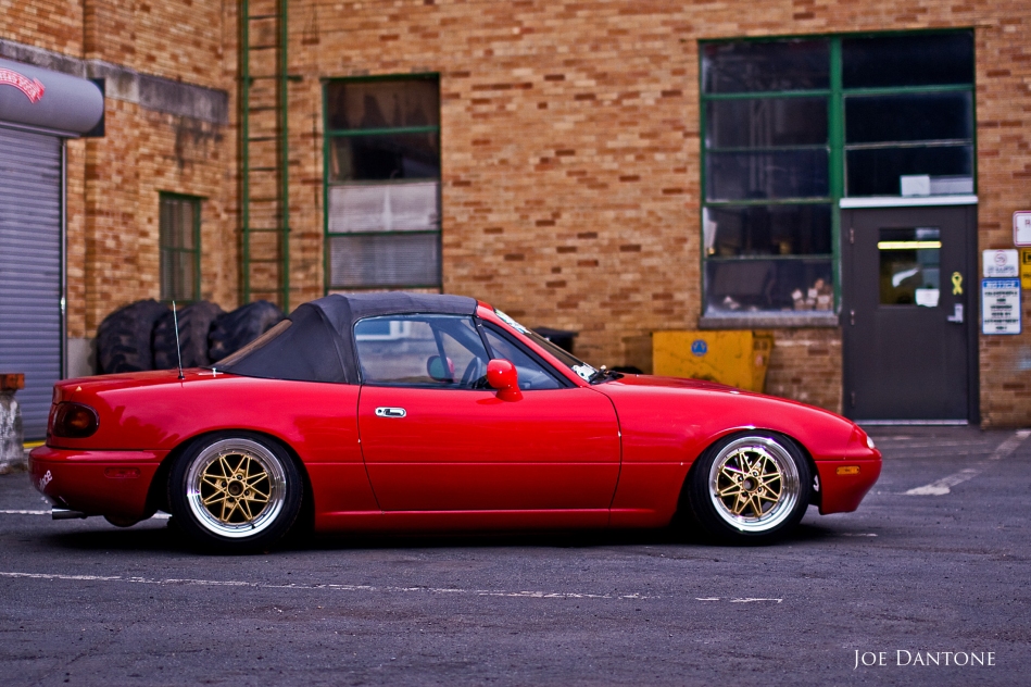 Published August 18 2010 at 2200 1467 in Slammed Miata